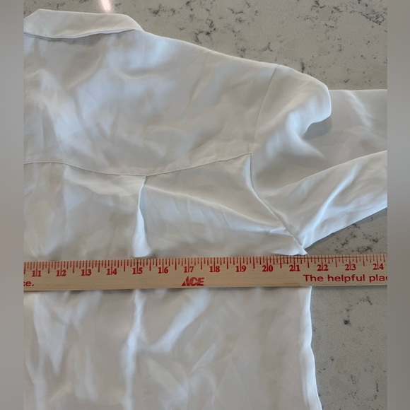 VINCE CAMUTO Crystal Embellished Crepe Button-Up Shirt Sz S White NWT - Picture 12 of 13